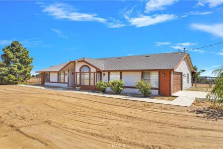 9191 White Road, Phelan, カリフォルニア 92371, アメリカ合衆国
