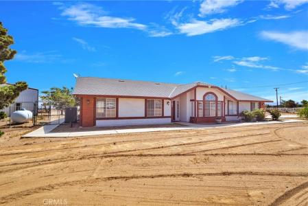 9191 White Road, Phelan, カリフォルニア 92371, アメリカ合衆国