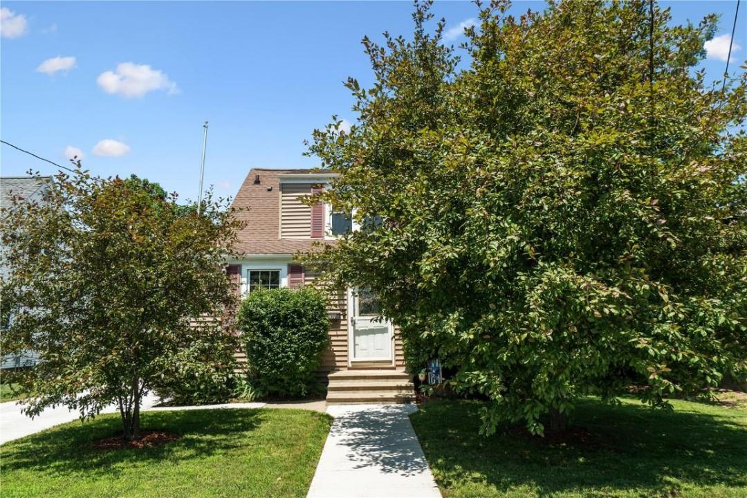 1207 E 4th Street, Vinton, Iowa 52349
