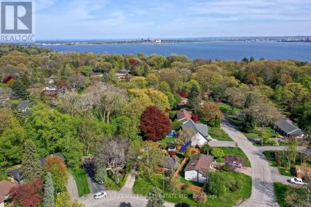 811 TEAL DRIVE, Burlington (lasalle), オンタリオ L7T 2Y8, カナダ