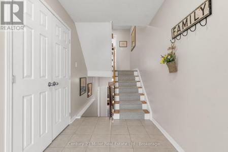 1310 HAMPTON STREET, Oakville (fa Falgarwood), Ontario L6H 2S6, Canadá