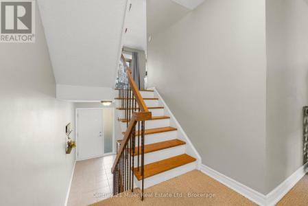 1310 HAMPTON STREET, Oakville (fa Falgarwood), Ontario L6H 2S6, Canadá