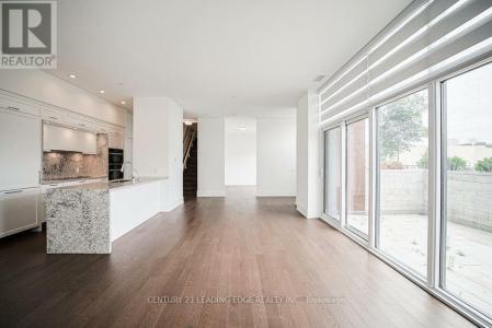 20 INN ON THE PK DRIVE, Toronto (banbury-don Mills), Ontario M3C 0P8, Canadá