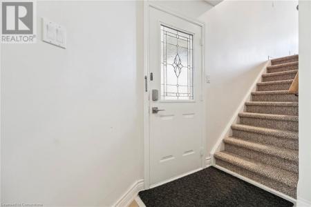 102 NISKA DR, Waterdown, Ontario L8B 0M8, Canada