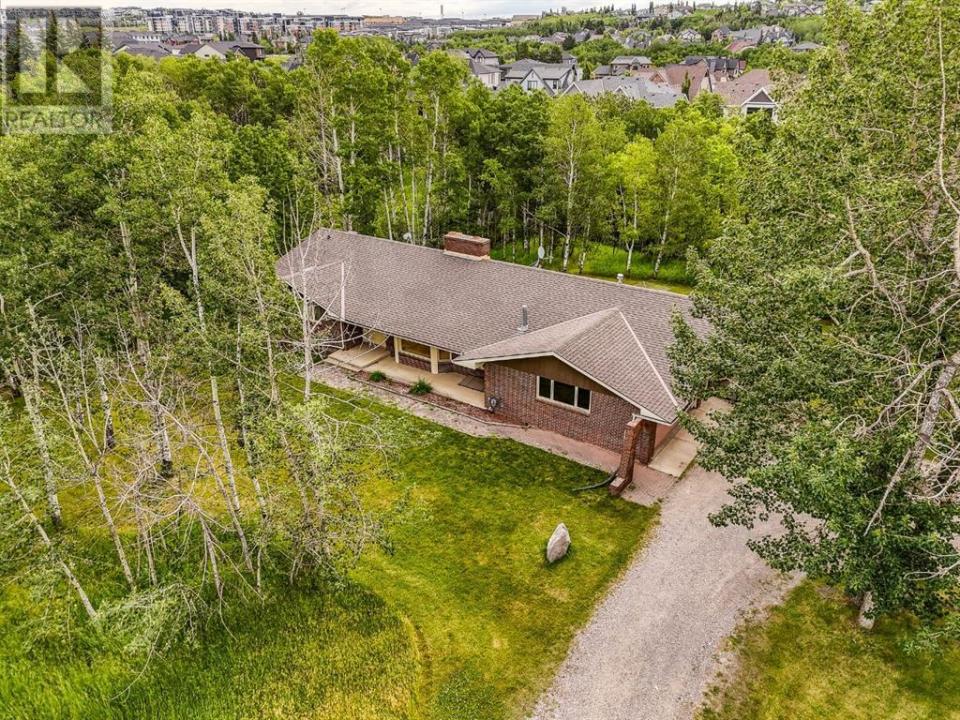 2758 85 STREET SOUTHWEST, Calgary, Alberta T3H 4C4, Kanada