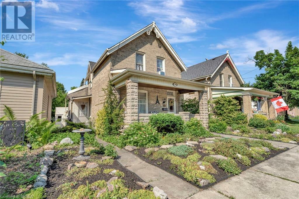 96 WALNUT STREET, Paris, Ontario N3L 2J7, Canadá