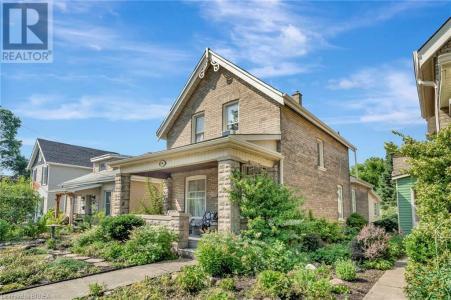 96 WALNUT STREET, Paris, Ontario N3L 2J7, Canadá