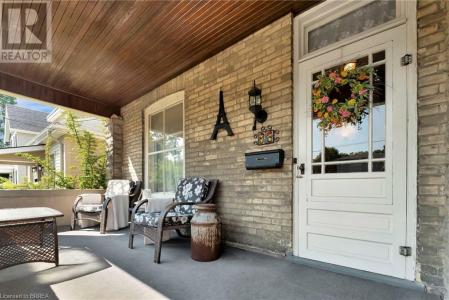96 WALNUT STREET, Paris, Ontario N3L 2J7, Canadá