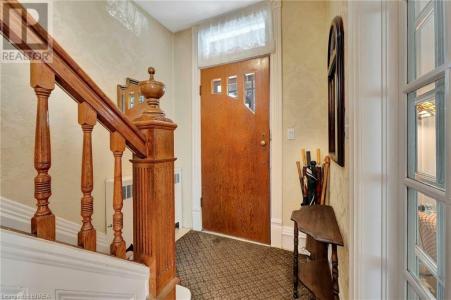 96 WALNUT STREET, Paris, Ontario N3L 2J7, Canadá