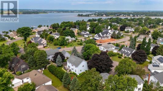 8 BERKELEY WAY, Brighton, Prinz-Edward-Insel C1A 8X5, Kanada