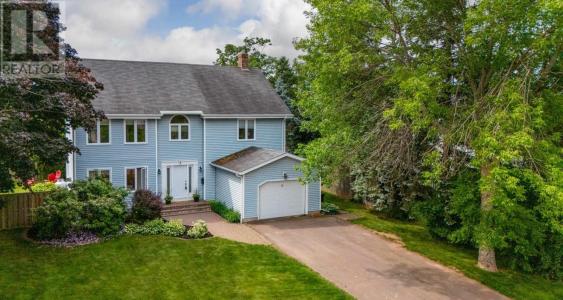 8 BERKELEY WAY, Brighton, Prinz-Edward-Insel C1A 8X5, Kanada