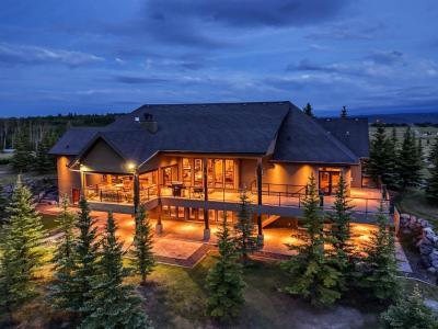 264390 FORESTRY TRUNK ROAD, Rural Rocky View County, Alberta T4C 1B7, Canada