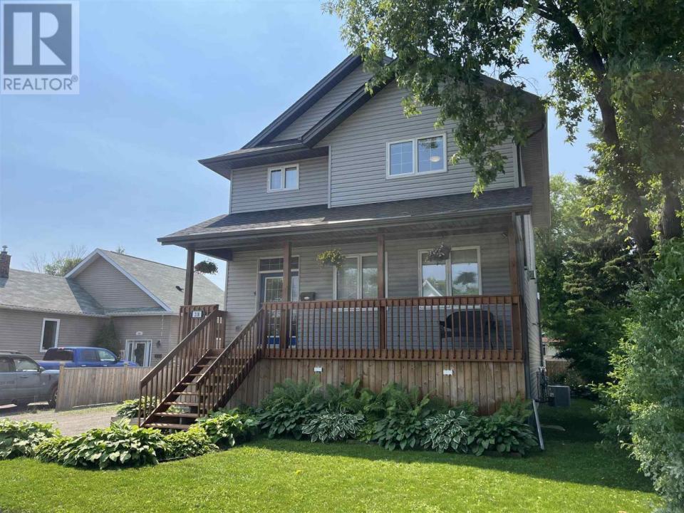 218 AMELIA STREET E, Thunder Bay, 安大略省 P7E 3Z7, 加拿大
