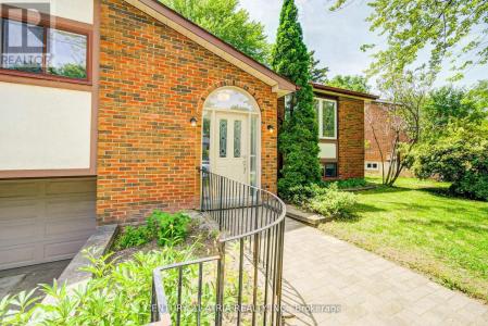 190 ROMFIELD CIRCUIT, Markham (royal Orchard), Ontario L3T 3J1, Canada