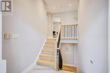 190 ROMFIELD CIRCUIT, Markham (royal Orchard), Ontario L3T 3J1, Canada