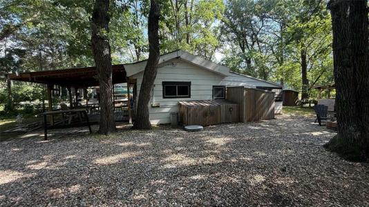 204 LAKESHORE DRIVE, Oak Lake Beach, Manitoba R0M 1P0, Canada