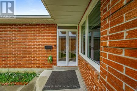 31 DORKING DRIVE, Brampton (heart Lake West), Ontario L6Z 3T9, Canada