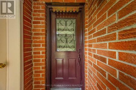 31 DORKING DRIVE, Brampton (heart Lake West), Ontario L6Z 3T9, Canada