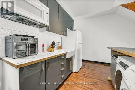 2 MONTEITH STREET, Toronto (church-yonge Corridor), Ontario M4Y 1K7, Canada
