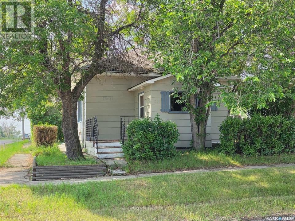 1001 HERBERT AVENUE, Herbert, Saskatchewan S0H 2A0, Canada