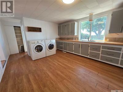 1001 HERBERT AVENUE, Herbert, Saskatchewan S0H 2A0, Canada