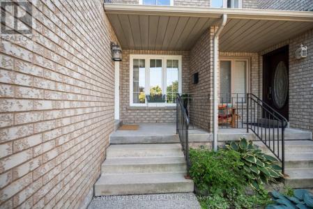 102 NISKA DRIVE, Hamilton (waterdown), 安大略省 L8B 0M8, 加拿大