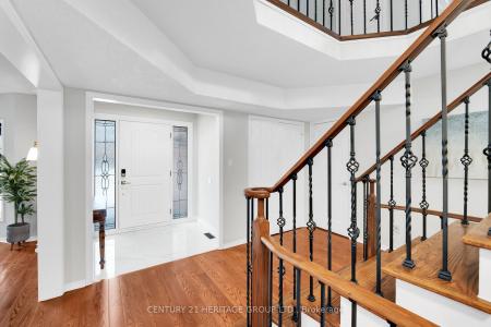 514 KEITH AVENUE, Newmarket, Ontario L3X 1V4, Canada