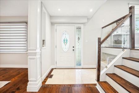 242 SLATER CRESCENT, Oakville, Ontario L6K 2C8, Canadá