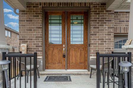 302 CULLEN TRAIL, Peterborough North, Ontario K9H 0J8, Kanada