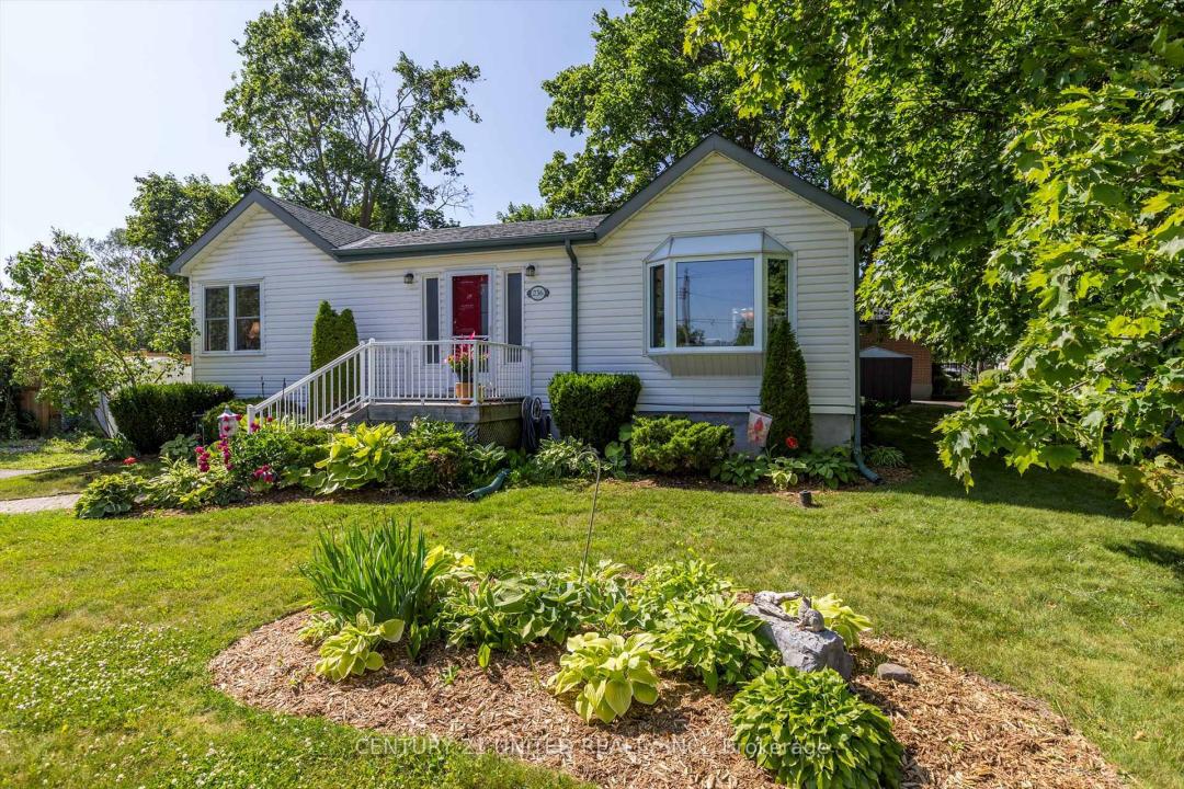 236 LEE STREET, Peterborough North, Ontario K9H 5P1, Kanada