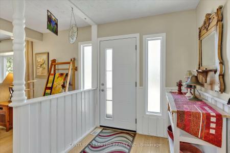 236 LEE STREET, Peterborough North, Ontario K9H 5P1, Kanada