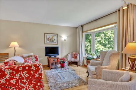 236 LEE STREET, Peterborough North, Ontario K9H 5P1, Kanada