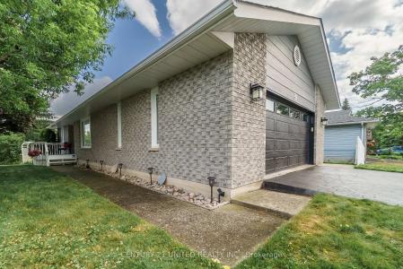 39 CEDARTREE LANE, Kawartha Lakes, Ontario K0M 1A0, Kanada