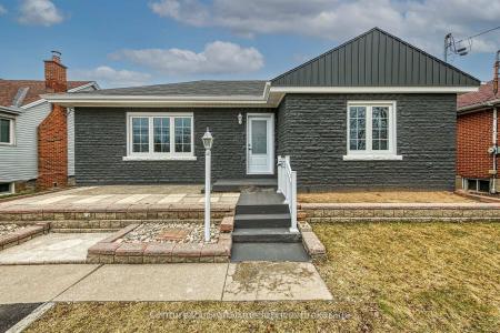 UPPER - 346 POTTRUFF ROAD N, Hamilton, Ontario L8H 2M4, Canada