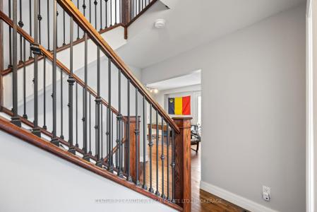 58 CLIFF CRESCENT, Kingston, Ontario K7M 1A8, Canada