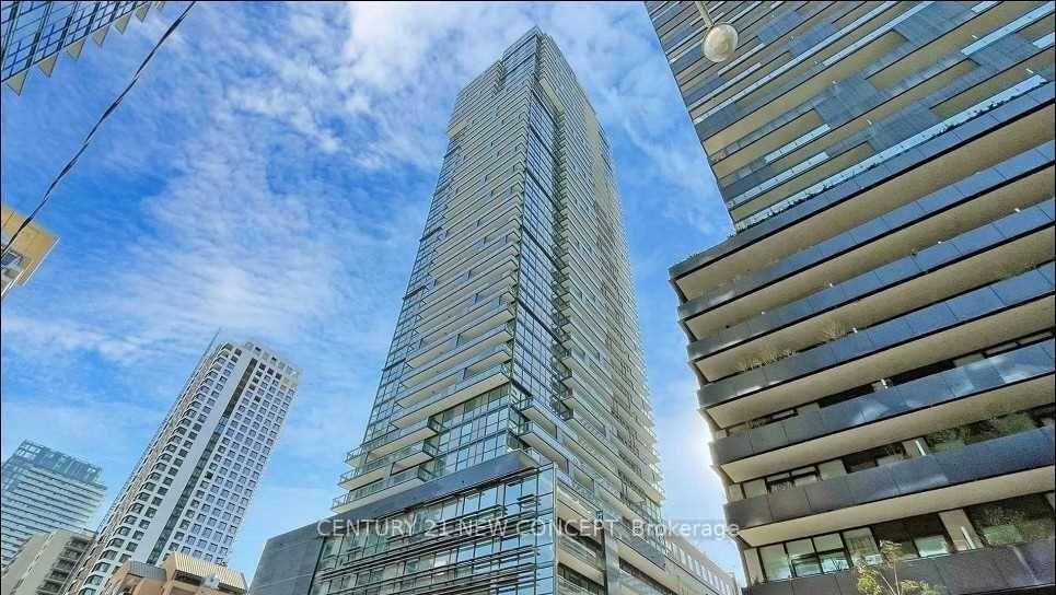 39 ROEHAMPTON AVENUE, Toronto, Ontario M4P 1P9, Canada