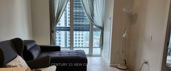 39 ROEHAMPTON AVENUE, Toronto, Ontario M4P 1P9, Canada