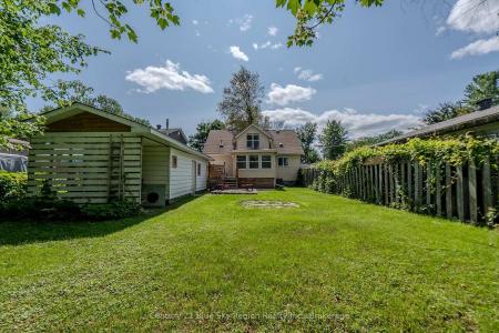 136 CAMPBELL AVENUE, North Bay, Ontario P1A 1V9, Kanada