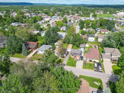 136 CAMPBELL AVENUE, North Bay, Ontario P1A 1V9, Kanada