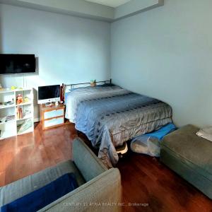 18 YONGE STREET, Toronto, Ontario M5M 3G5, Canada