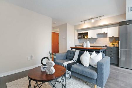 275 VILLAGE GREEN SQUARE, Toronto, Ontario M1S 0L8, Canada