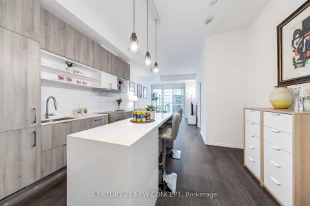 5 SOUDAN AVENUE, Toronto, Ontario M4S 0B1, Canada