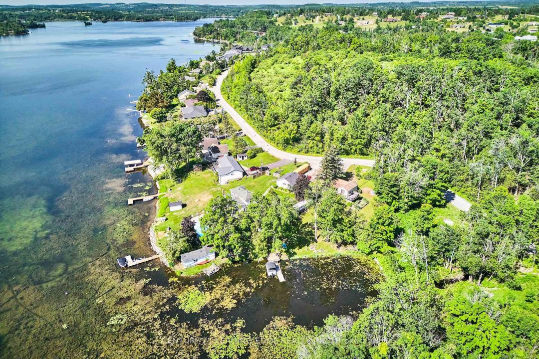225 ARNOTT DRIVE, Selwyn, Ontario K0L 1T0, CANADÁ