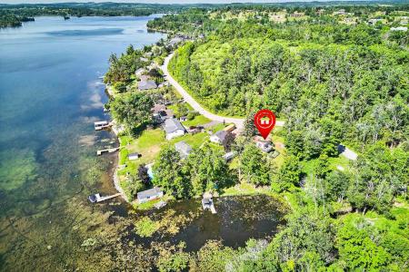 225 ARNOTT DRIVE, Selwyn, Ontario K0L 1T0, CANADÁ
