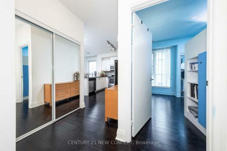 17 KENASTON GARDENS, Toronto, Ontario M2K 0B9, Canada