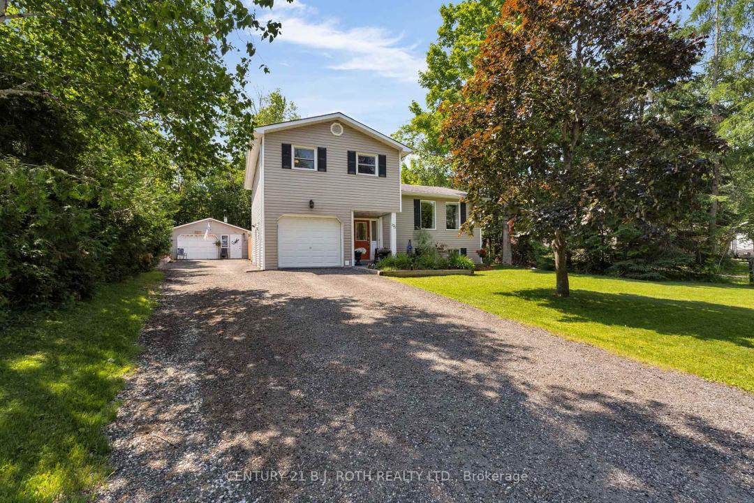 175 SEGWUN BOULEVARD, Gravenhurst, Ontario P1P 1C5, Canada