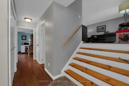175 SEGWUN BOULEVARD, Gravenhurst, Ontario P1P 1C5, Canada