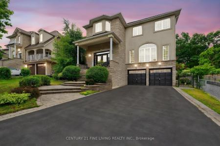 46 CUMMING DRIVE, Barrie, Ontario L4N 0C5, Canada