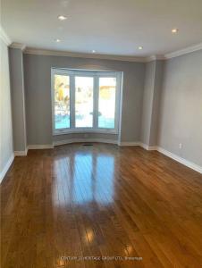 27 HAMMOND DRIVE, Aurora, أونتاريو L4G 2T8, كندا