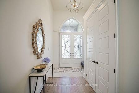 5 WOOD CRESCENT, Essa, Ontario L0M 1B5, Canada